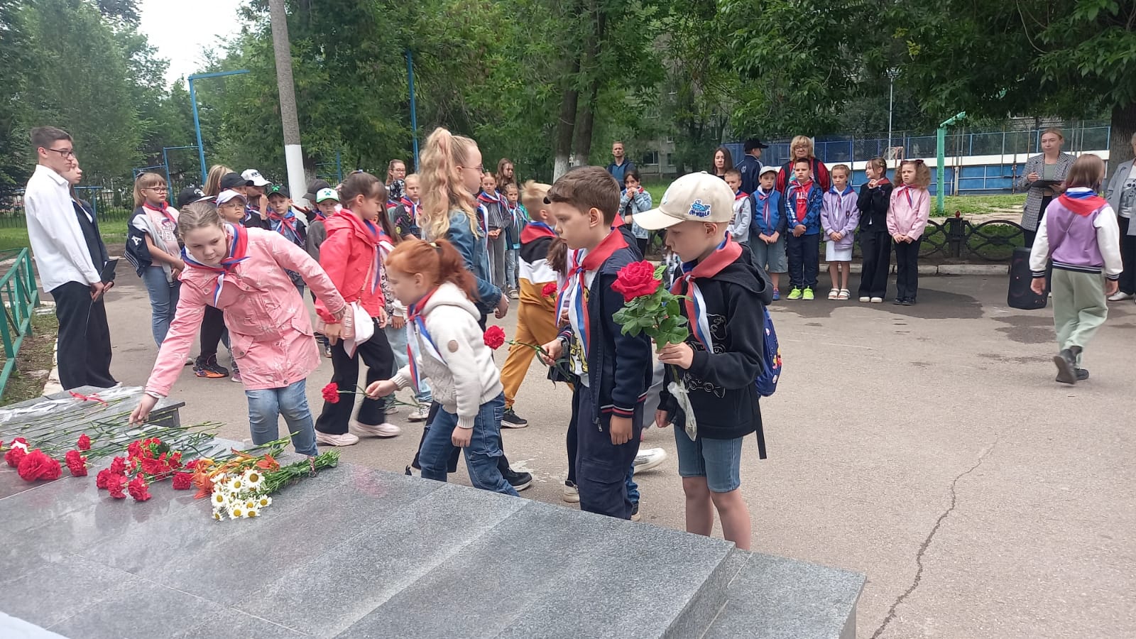возложение цветов